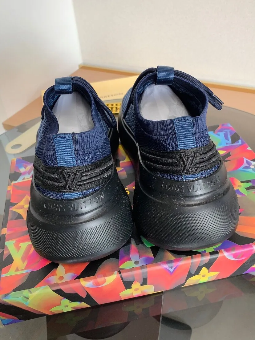 Factory price 460. LV* Louis Vuitton ~ Brand new low-top men's socks shoes 👟, made of special elastic knitted fabric consistent with the high-end original version, thickened and thickened to ensure practicality and wrinkle resistance in many seasons, and they will never deform or become loose after repeated stretching! It feels light and comfortable on your feet! Size: 38-45 (45 is custom-made and cannot be returned or exchanged)